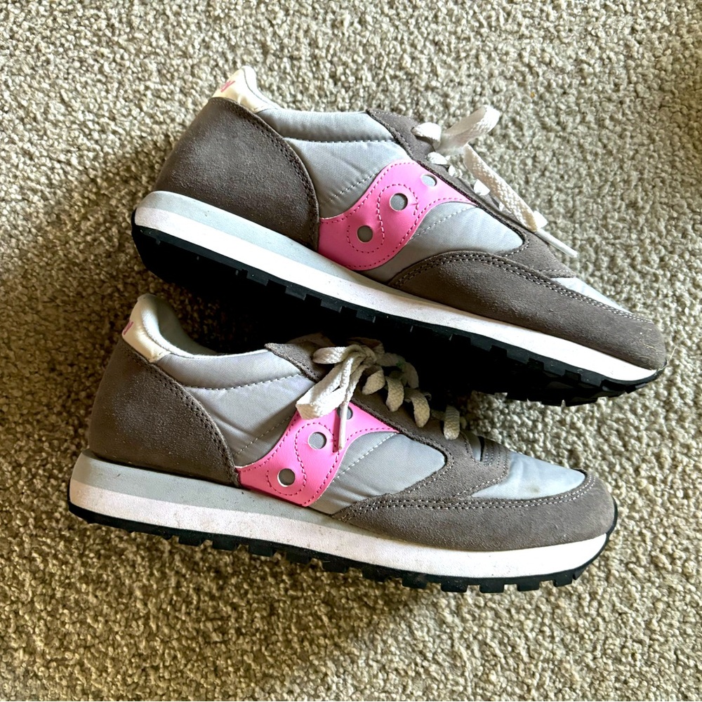 Women’s Saucony sneakers